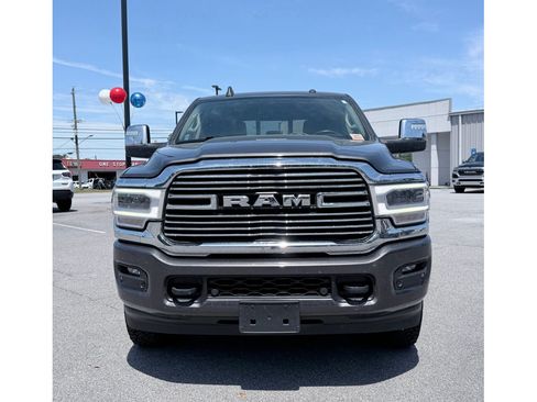 Used 2024 RAM 2500 Laramie AWD/4WD image 3