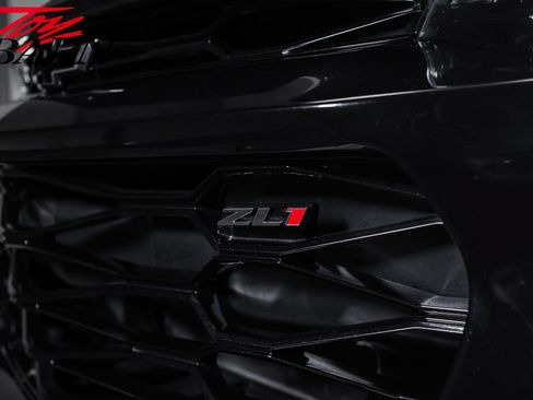 Used 2018 Chevrolet Camaro ZL1 RWD image 10