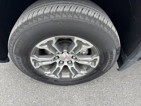 Used 2024 GMC Sierra 1500 SLT image 10