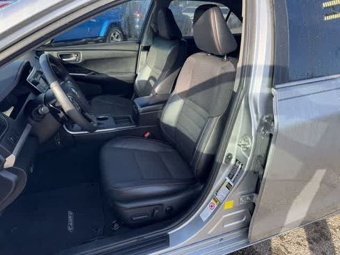 Used 2017 Toyota Camry SE FWD image 14