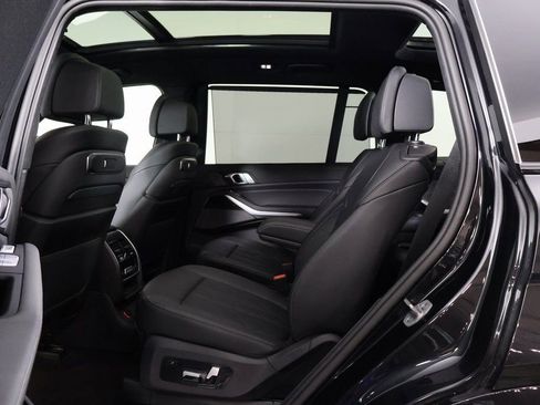 Used 2024 BMW X7 xDrive40i w/ M Sport Package image 11