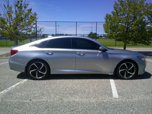 Used 2018 Honda Accord Sport image 15
