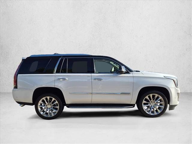 Used 2020 Cadillac Escalade Luxury RWD image 4
