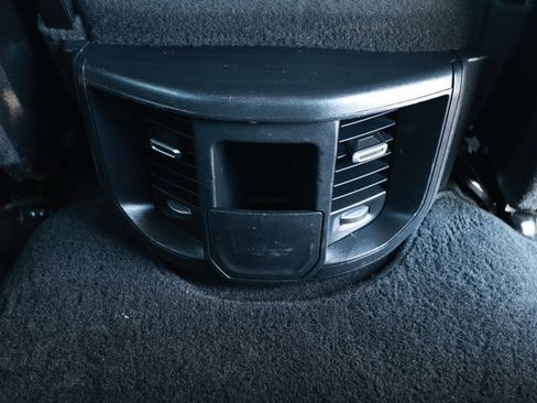Used 2024 RAM 2500 Big Horn AWD/4WD image 30