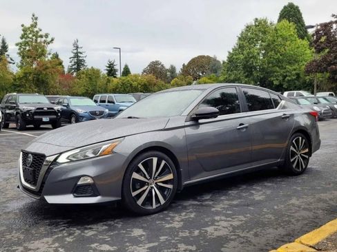 Used 2019 Nissan Altima 2.5 SR w/ SR Premium Package image 4