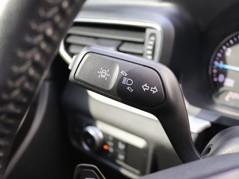 Used 2020 Ford Explorer XLT w/ Equipment Group 202A image 26