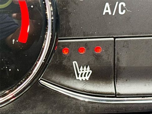 Used 2020 Buick Encore GX Preferred w/ Cold Weather Comfort Package FWD image 19