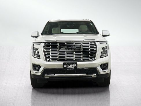 Used 2025 GMC Yukon Denali w/ Denali Reserve Package AWD/4WD image 8