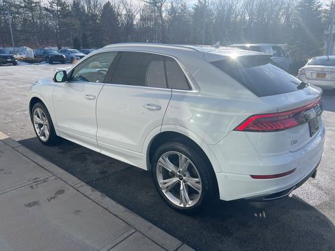 Used 2022 Audi Q8 Premium image 39