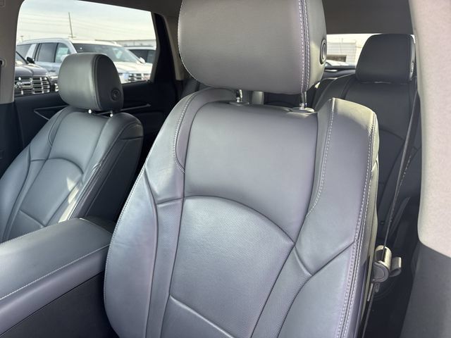 Used 2018 Buick Enclave Essence FWD image 19