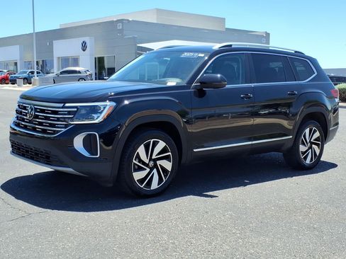 Certified 2025 Volkswagen Atlas SEL AWD/4WD image 3