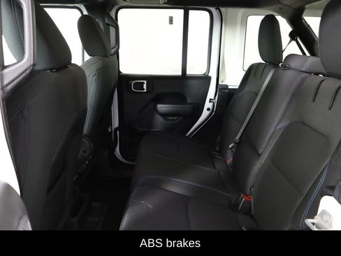 Used 2023 Jeep Wrangler Unlimited Rubicon 4xe w/ Cold Weather Group AWD/4WD image 16