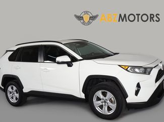 Used 2021 Toyota RAV4 XLE image 1