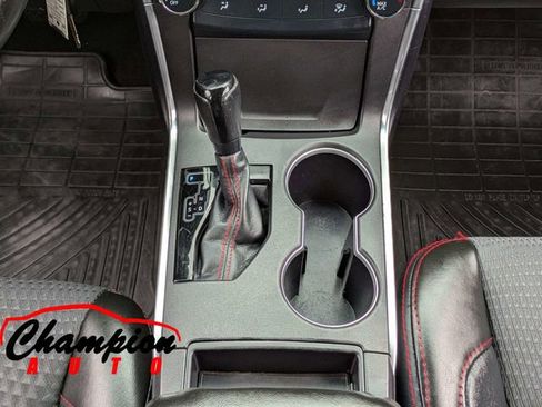Used 2015 Toyota Camry SE image 21