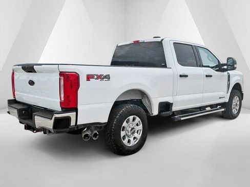 Used 2024 Ford F250 XLT w/ FX4 Off-Road Package AWD/4WD image 7
