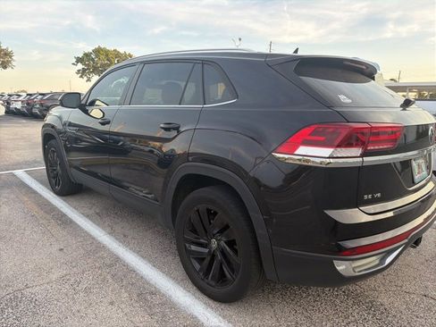 Used 2023 Volkswagen Atlas Cross Sport SE w/ Black Wheel Package image 10