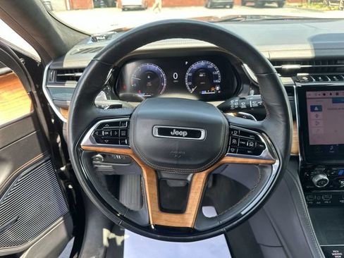 Used 2022 Jeep Grand Cherokee Summit AWD/4WD image 13