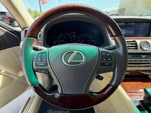 Used 2014 Lexus LS 460 w/ Comfort Package image 20