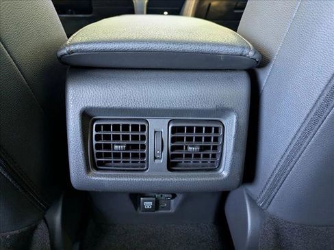 Used 2025 Toyota Camry XLE FWD image 17