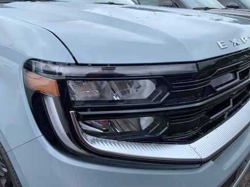 New 2025 Ford Expedition Platinum w/ Driver's Package image 29