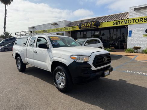 Used 2022 Toyota Tacoma SR RWD image 1