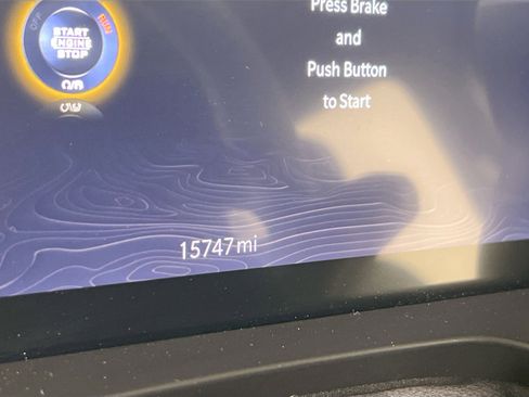 Used 2023 Jeep Grand Cherokee Laredo image 12