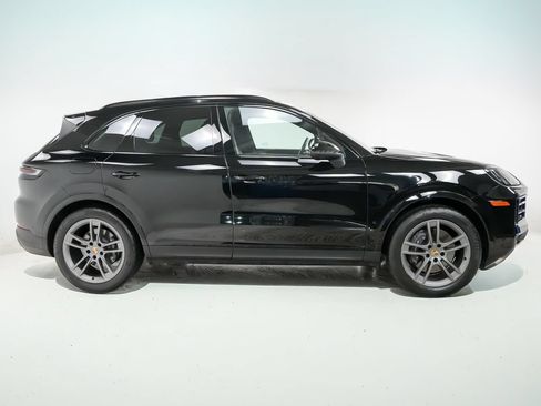 Certified 2024 Porsche Cayenne AWD/4WD image 9