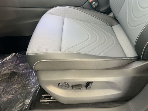 New 2026 Volkswagen Tiguan SE R-Line image 14