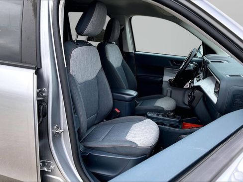 Used 2022 Ford Maverick XLT image 7