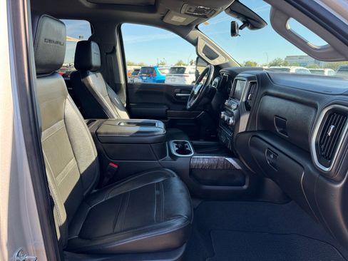 Used 2022 GMC Sierra 3500 Denali w/ Denali Ultimate Package image 29