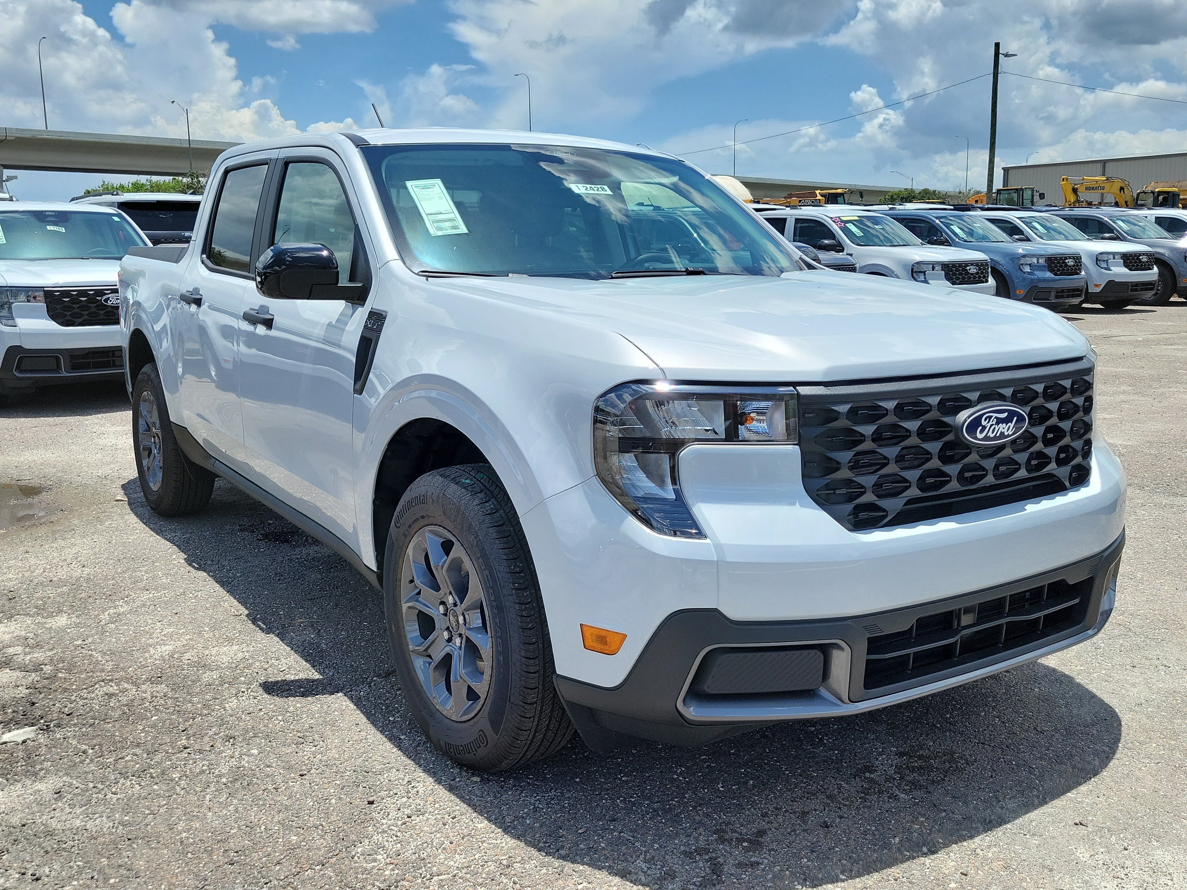 New 2026 Ford Maverick XLT w/ XLT Luxury Package FWD image 2