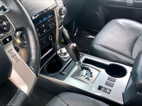 Used 2023 Toyota 4Runner Limited AWD/4WD image 17