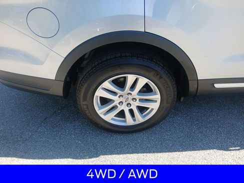 Certified 2018 Ford Explorer XLT w/ Equipment Group 202A AWD/4WD image 11