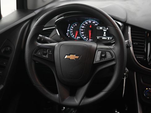 Used 2020 Chevrolet Trax LS w/ Tint and Cruise Package AWD/4WD image 14