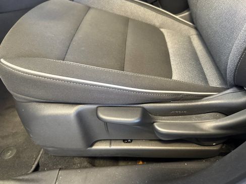 Used 2024 Chevrolet TrailBlazer LT w/ LT Cold Weather Package FWD image 14