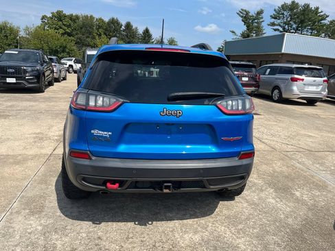 Used 2019 Jeep Cherokee Trailhawk AWD/4WD image 4
