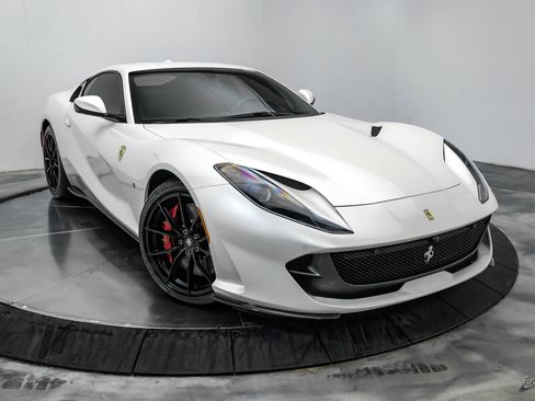 Used 2019 Ferrari 812 Superfast RWD image 29