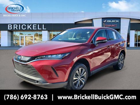 Used 2021 Toyota Venza LE image 1