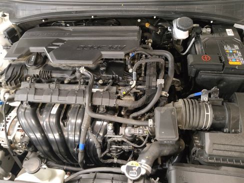 Used 2025 Hyundai Elantra SEL FWD image 30