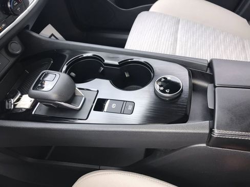 Used 2023 Nissan Rogue SV image 20