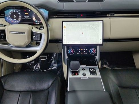 Used 2023 Land Rover Range Rover Long Wheelbase Autobiography image 18