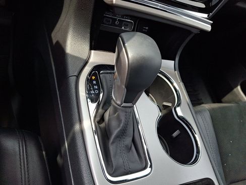 Used 2019 Jeep Grand Cherokee Altitude AWD/4WD image 27