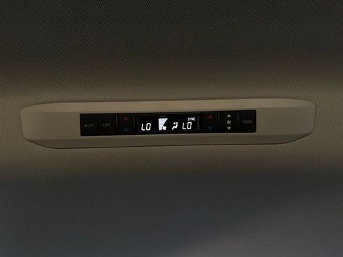 Used 2026 Toyota Sienna XLE FWD image 14