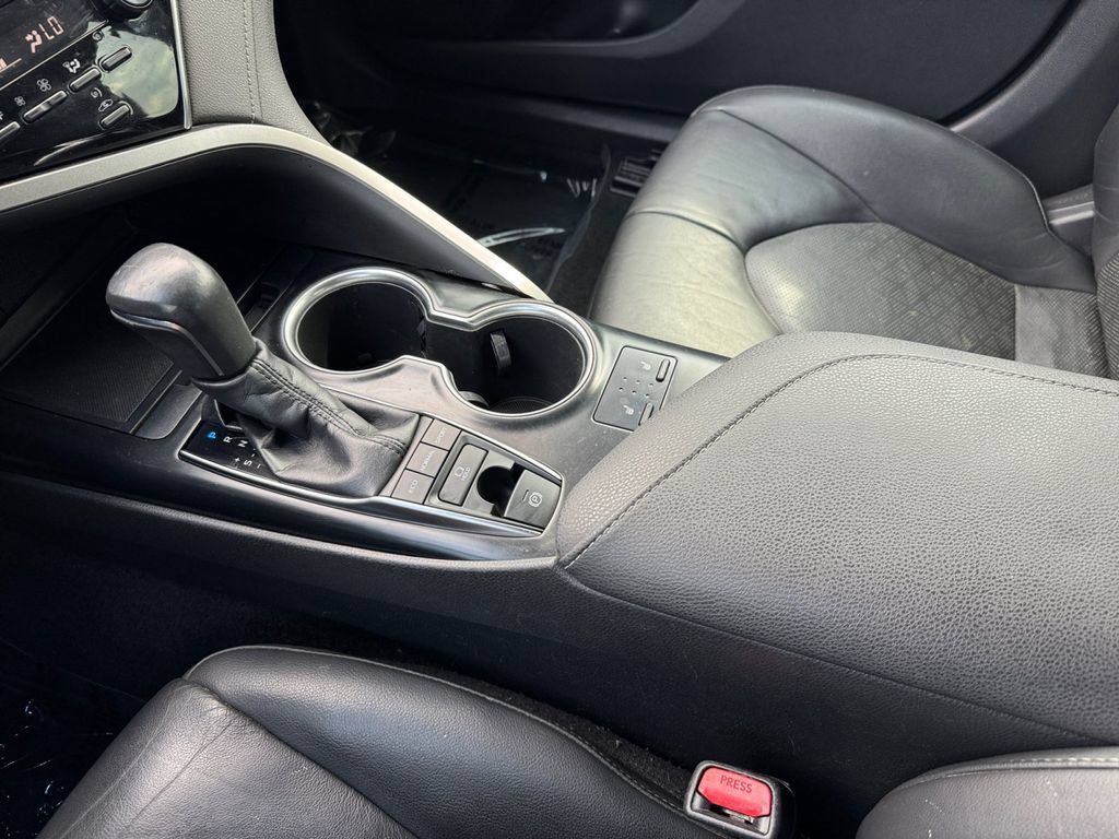 Certified 2018 Toyota Camry XSE FWD image 25