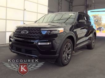 Used 2024 Ford Explorer XLT w/ Equipment Group 202A AWD/4WD image 1
