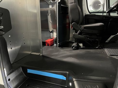 Used 2024 RAM ProMaster 3500 w/ Delivery Van Package image 27