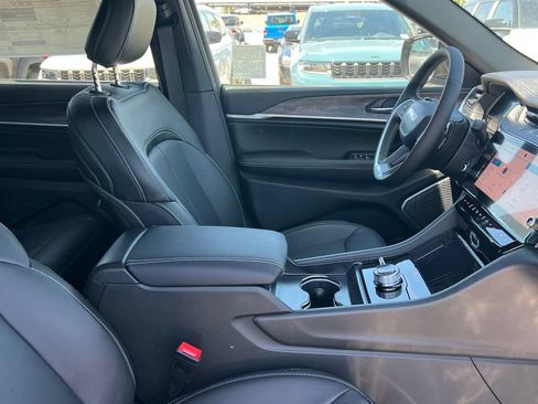 New 2026 Jeep Grand Cherokee L Limited AWD/4WD image 13