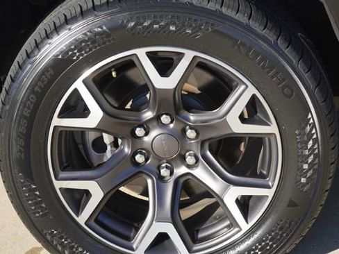 Used 2023 Jeep Wagoneer L Series III w/ Preferred Equipment Group image 11