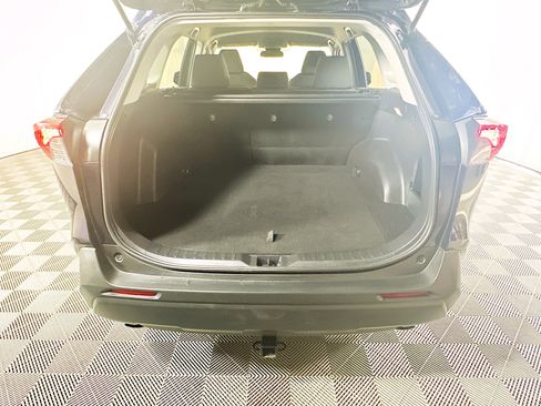 Used 2020 Toyota RAV4 XLE FWD image 31