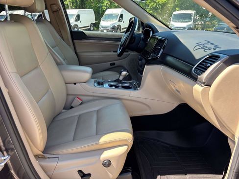 Certified 2021 Jeep Grand Cherokee Limited AWD/4WD image 18